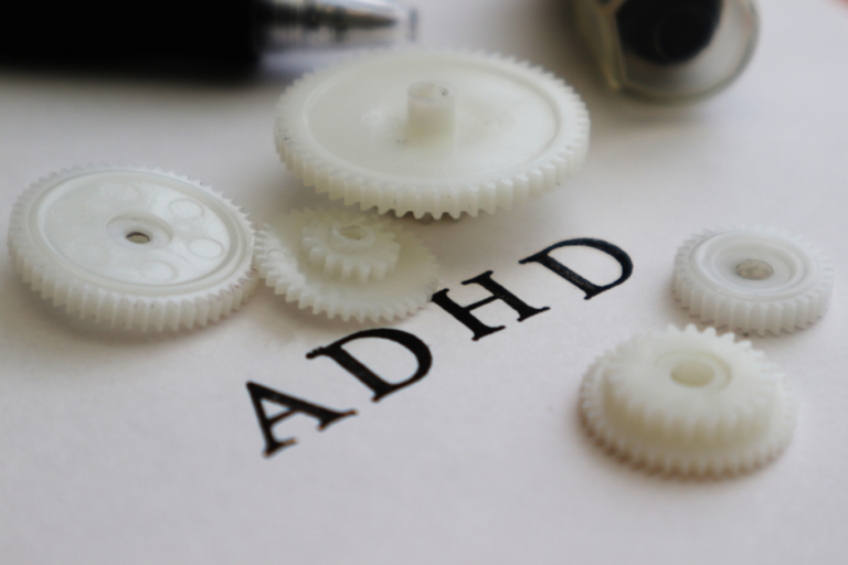 子どものADHD(注意欠陥多動性障害)とは？特徴や可児でできる対処法まで